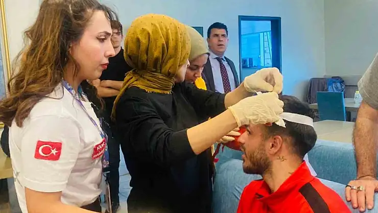 Iğdır'da taraftarlar Kastamonuspor otobüsünü taşladı