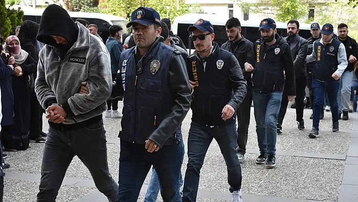 Yasa dışı bahis operasyonunda yakalanan 27 zanlı Erzurum Adliyesinde
