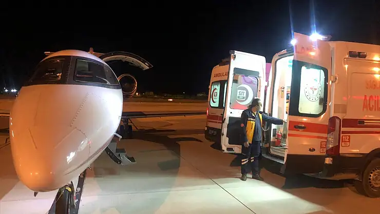 Van'da ambulans uçak damarları tıkanan 2 bebek için havalandı