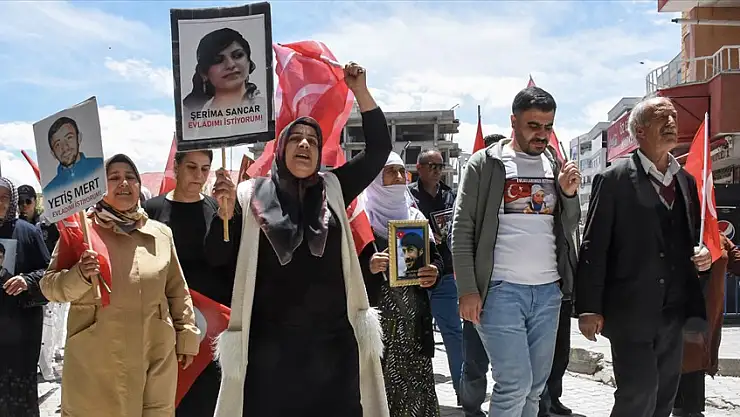 Vanlı ailelerin DEM Parti önündeki eylemleri sürüyor