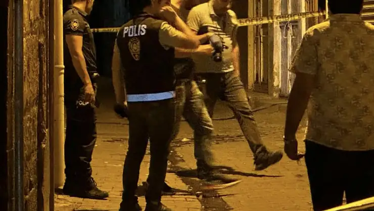 Diyarbakır'da sokakta yürüyen genç silahlı saldırıya uğradı