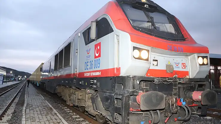 Bakü-Tiflis-Kars Demiryolu'nda yük taşımacılığı yeniden başladı