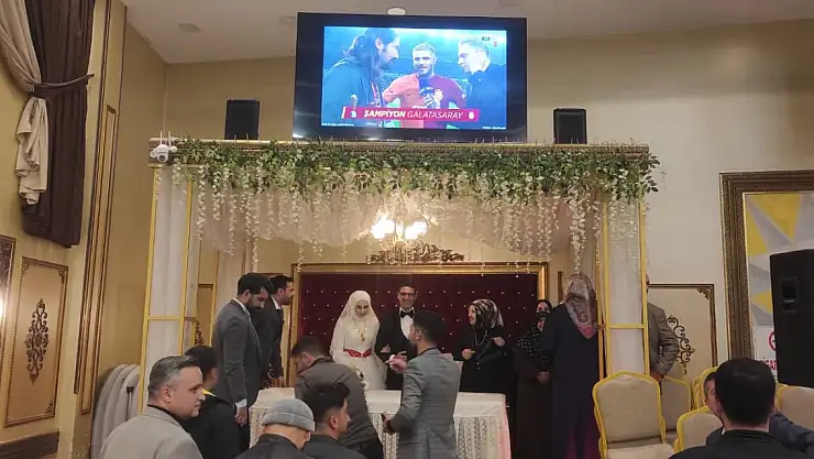 Ağrı'da Düğün ve Şampiyonluk sevincini birlikte yaşadılar