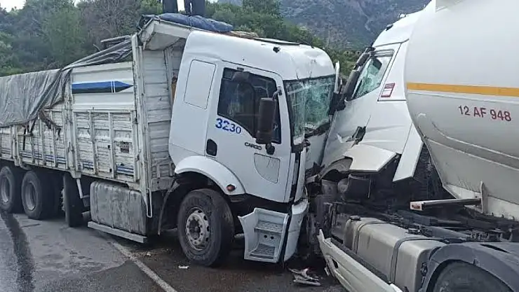 Bakan Yerlikaya: 'Mersin'deki kazada 10 vatandaşımız hayatını kaybetti, 39 vatandaşımız ise yaralandı'