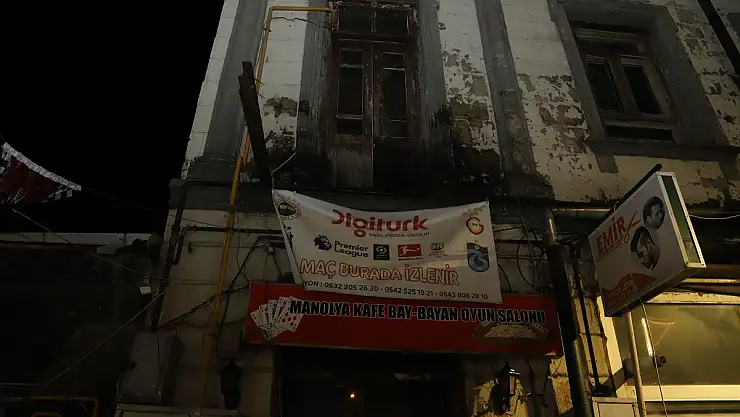 Kars'ta Galatasaray'ın şampiyonluğunu kutlarken balkon çöktü, 3 kişi yaralandı