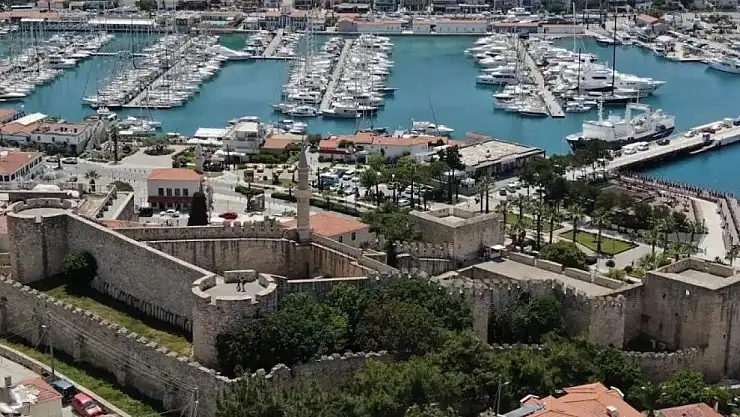 Turistler İzmir'de en çok 'deniz ve kültür' turizmini tercih ediyor