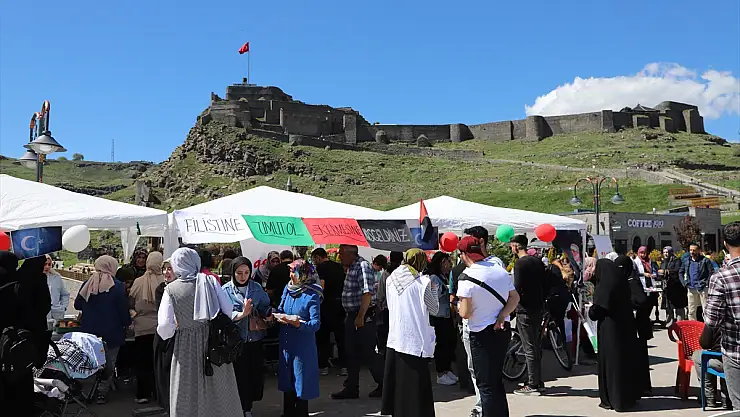 Kars'ta Filistin'e destek için kermes düzenlendi