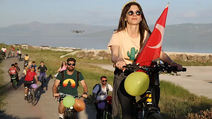 Van'da farkındalık oluşturmak için pedal çevirdiler
