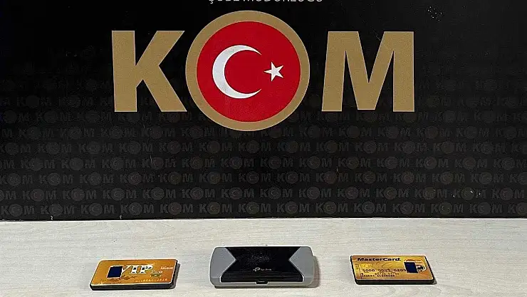 Kars'ta ehliyet sınavında kopya düzeneği kuran 3 şahısa suçüstü