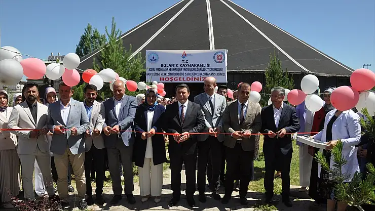 Muş'ta yıl sonu sergisi açıldı