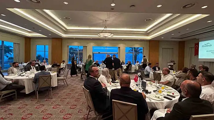 İzmir'de Ağrılı İş İnsanları bir araya geldi