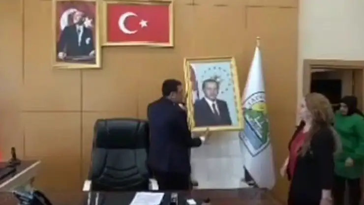 Tatvan Belediye Başkanı Erol'a 'Cumhurbaşkanına hakaret' suçundan soruşturma