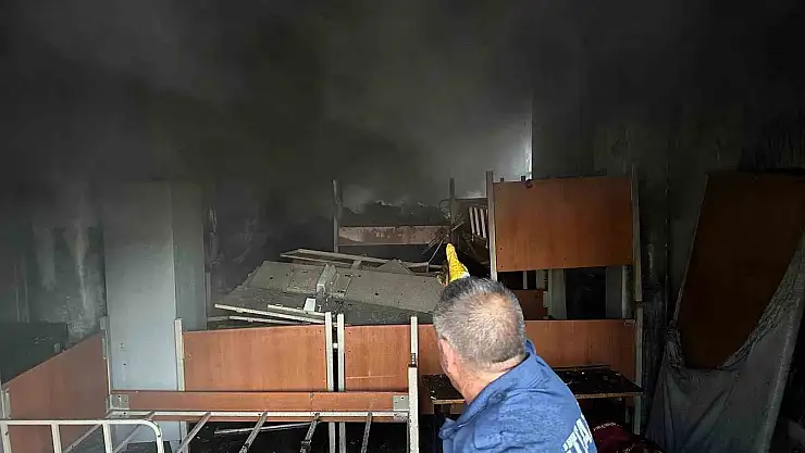 Kağızman Milli Eğitim Müdürlüğü deposunda yangın çıktı