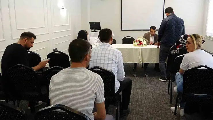 İranlı turistler Van'da konsolosluk istiyor