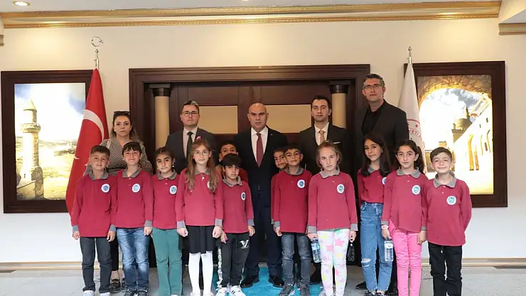 Vali Mustafa Koç, Balıkgölü İlkokulu Öğrencilerini Misafir Etti