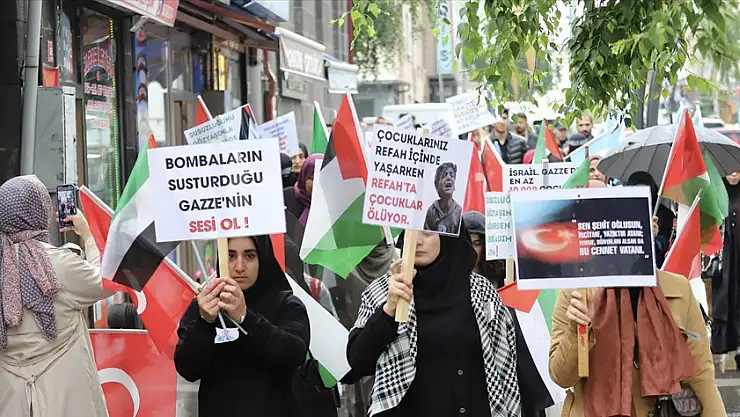 Kars'ta sağlık çalışanları 30 haftadır Gazze için yürüyor