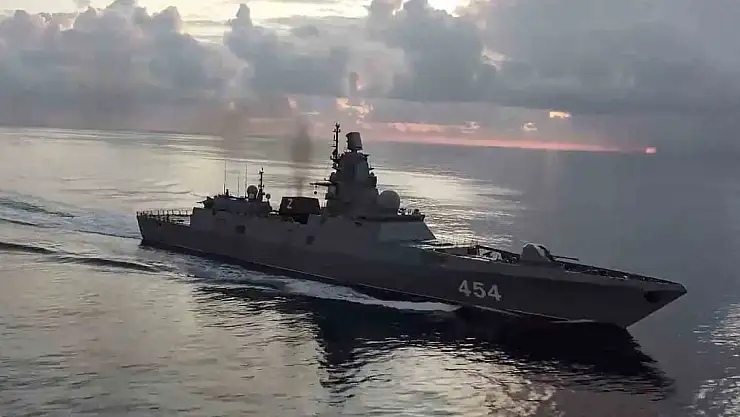Rus savaş gemileri Küba'da