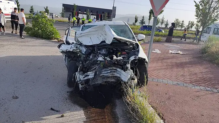 Erzurum'da feci kaza: 12 yaralı