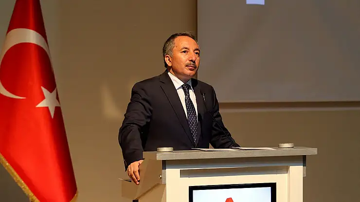 IC Vakfı Bilimsel Teşvik Ödülleri ve Akademik Giysi Töreni Yapıldı