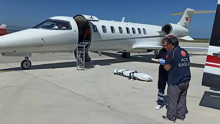 Van'da ambulans uçak iki hasta için havalandı