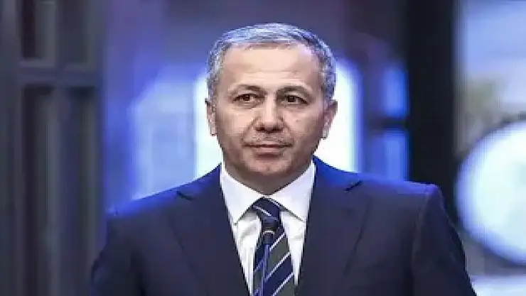 Bayram tatilinin ilk günü 852 trafik kazası meydana geldi. 5 kişi hayatını kaybederken, bin 421 kişi ise yaralandı'