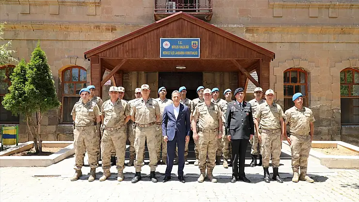 Bitlis Valisi Karaömeroğlu, güvenlik güçlerinin bayramını kutladı