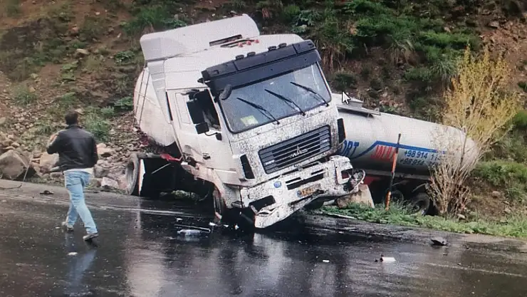 Ağrı'da Trafik Kazası: 1 Yaralı