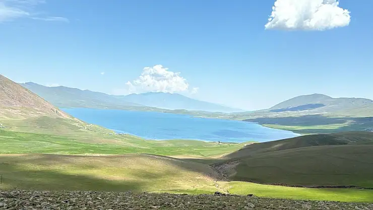 2 bin 241 rakımlı Balık Gölü'nde turizm sezonu açıldı