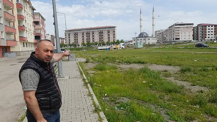Ağrı'da kocaman alana küçücük park