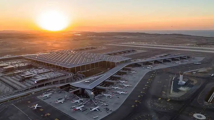 Bayram tatilinde havalimanlarında 7 milyon 916 bin 726 yolcu hizmet aldı