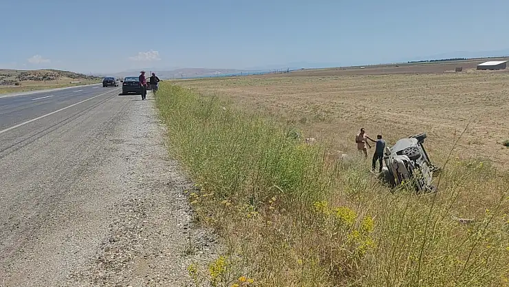 Bitlis'te takla atan otomobildeki 2 kişi kazayı hafif sıyrıklarla atlattı