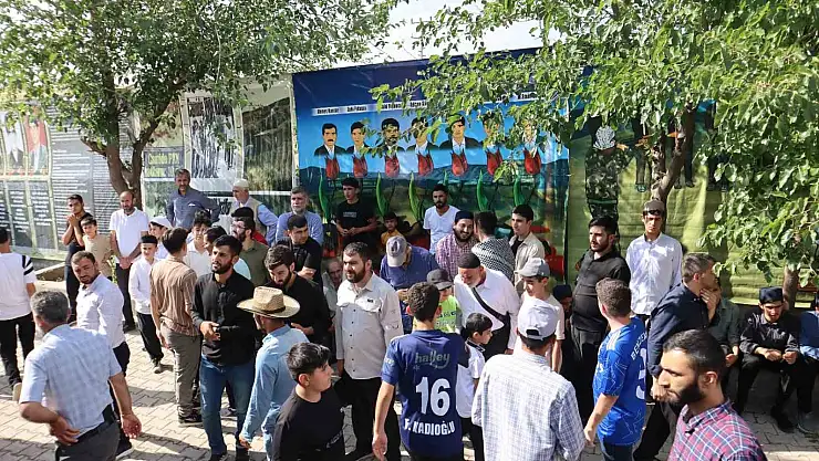 Diyarbakır'da PKK'nın şehit ettiği 2'si çocuk 10 kişi anıldı