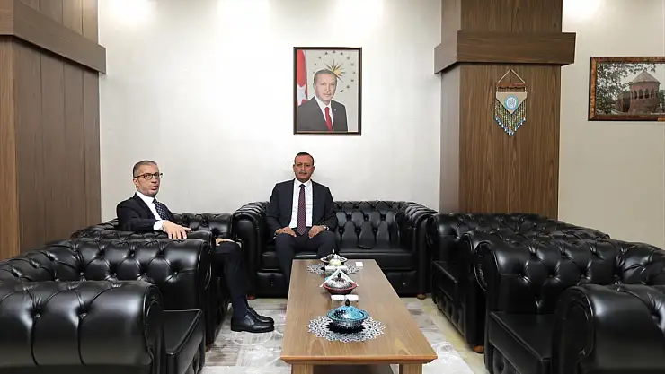 Bitlis İl Genel Meclisi Başkanı Akın'dan BEÜ Rektörü Elmastaş'a ziyaret