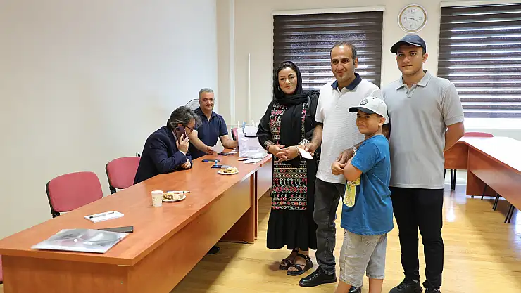 Van'da İranlılar ikinci tur seçimleri için oy kullandı