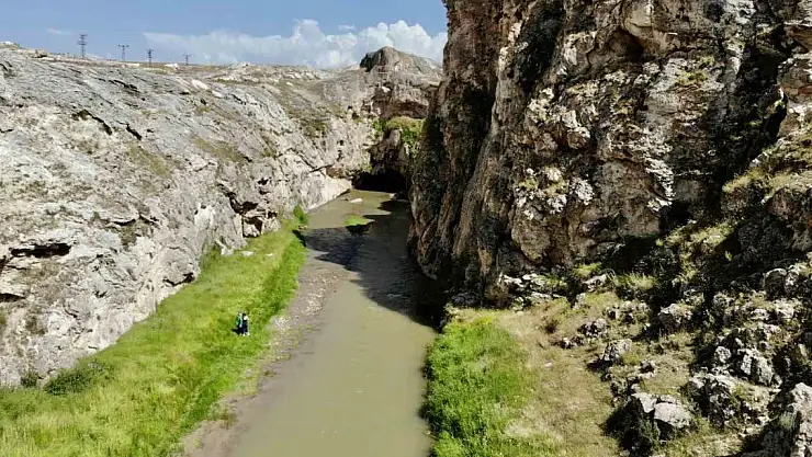 Diyadin Kudret Köprüsü manzarasıyla hayran bırakıyor