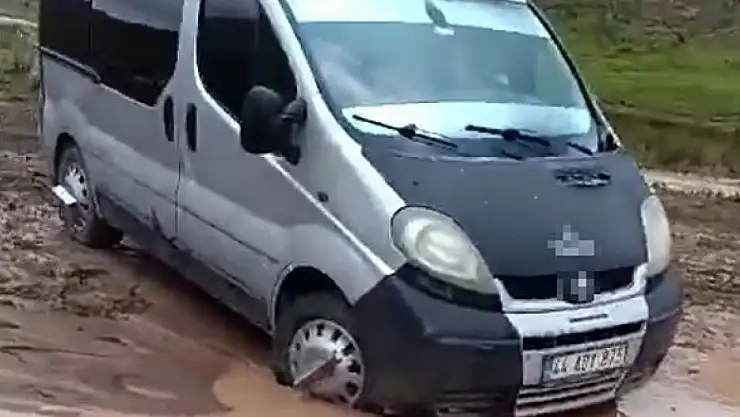 Dağda mahsur kalan baba ve oğlu itfaiye ekipleri tarafından kurtarıldı