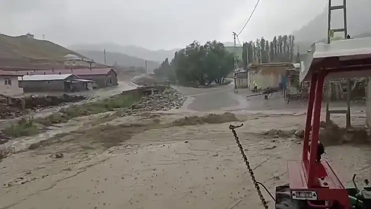 Erzurum'un Horasan ilçesinde  sel felaketi