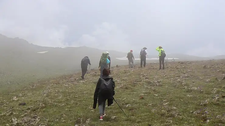 Yıllarca kimse çıkamaz denen dağa 9 yaşında ki Fatma tırmanacak