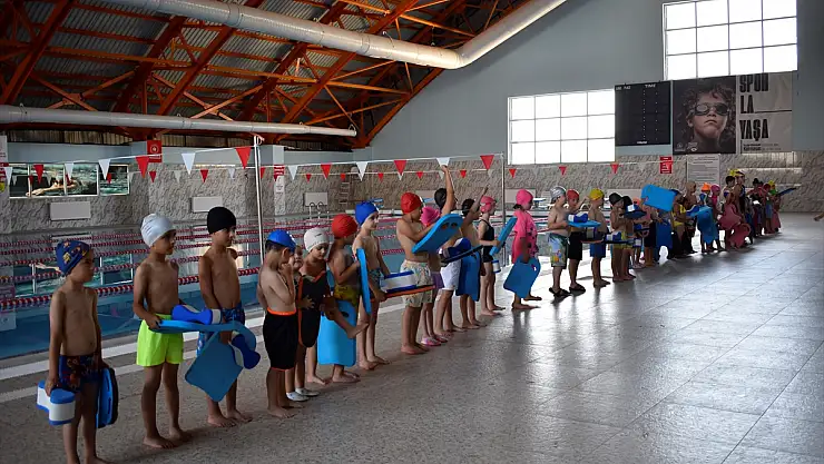 Bitlis'te çocuklar için yüzme kursu