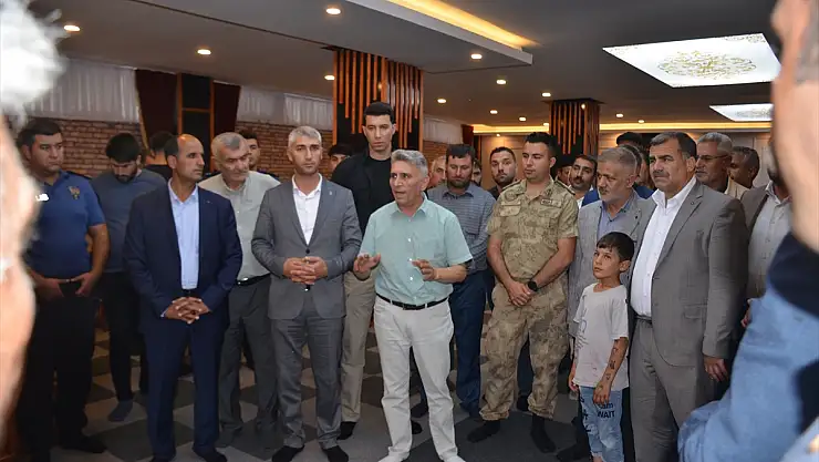 Muş'ta husumetli iki aile barıştırıldı