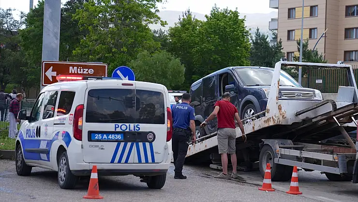 Erzurum'da iki araç birbirine girdi: 8 yaralı