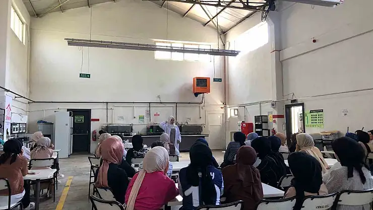 Muş'ta çalışan kadınlara kanser eğitimi verildi