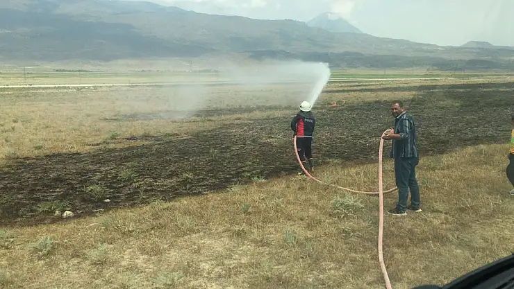 Doğubayazıt'ta Anız Yangını!