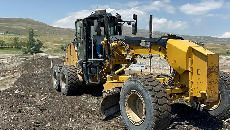 Ağrı Köylerinde Yol Onarımları Sürüyor