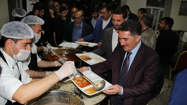 AK Parti Ağrı Milletvekili Çelebi, vatandaşlarla iftar açtı