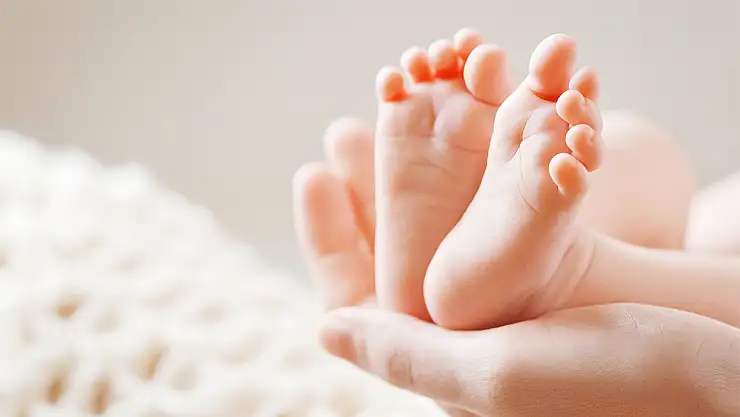 Bebeklere güneş koruyucu sürmek büyük hata