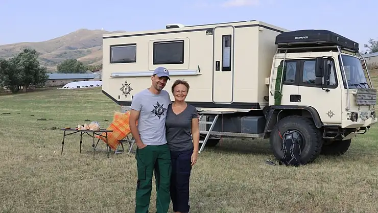 Alman Çift tatil için Ağrı'ya geldi