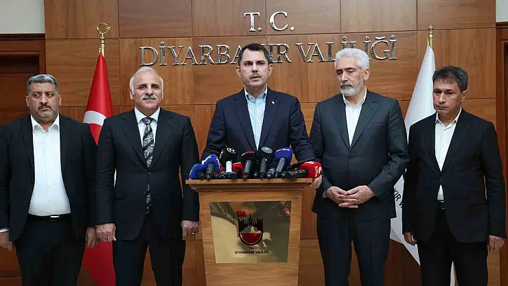 Bakan Kurum, Diyarbakır'da depremzedeleri ziyaret etti