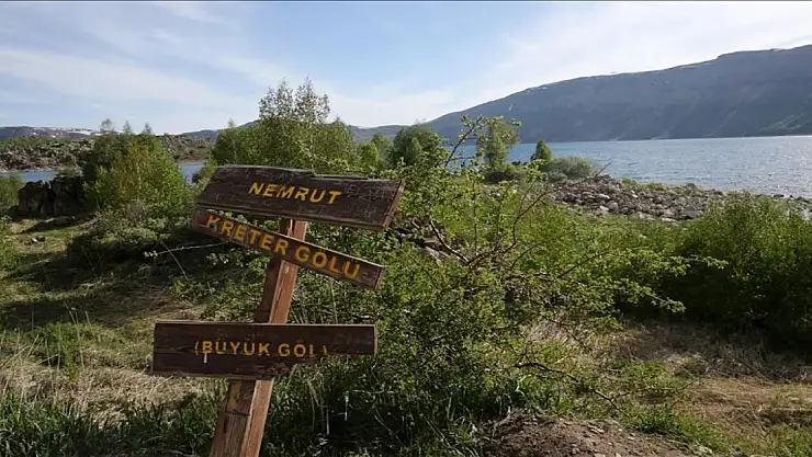 Nemrut Kalderası'nda ATV turlarına katılanlar doğayla iç içe vakit geçiriyor