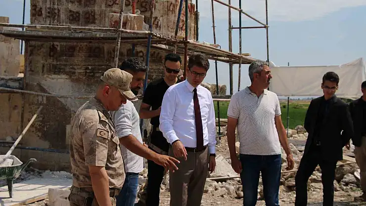 Van depreminde yıkılan 600 yıllık kümbette restorasyon çalışması devam ediyor